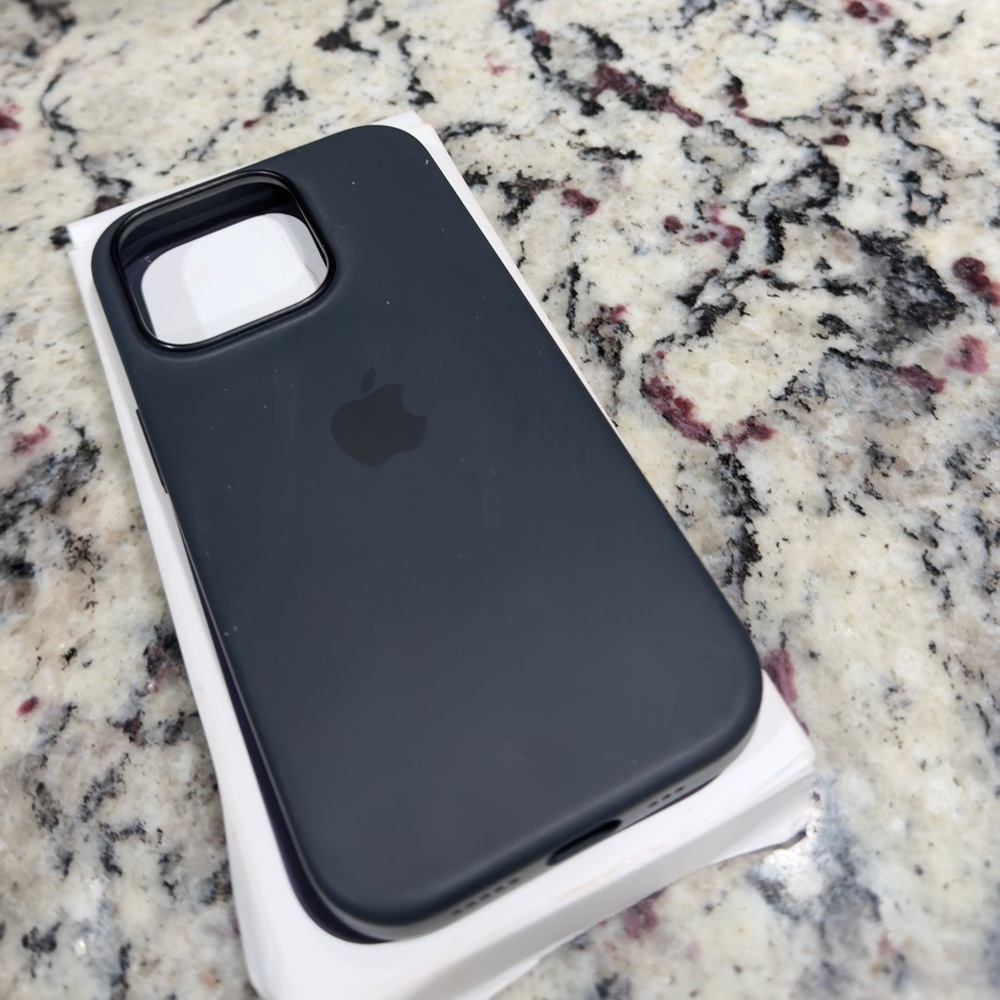 Apple Black Silicone iPhone Case with Camera Bumper